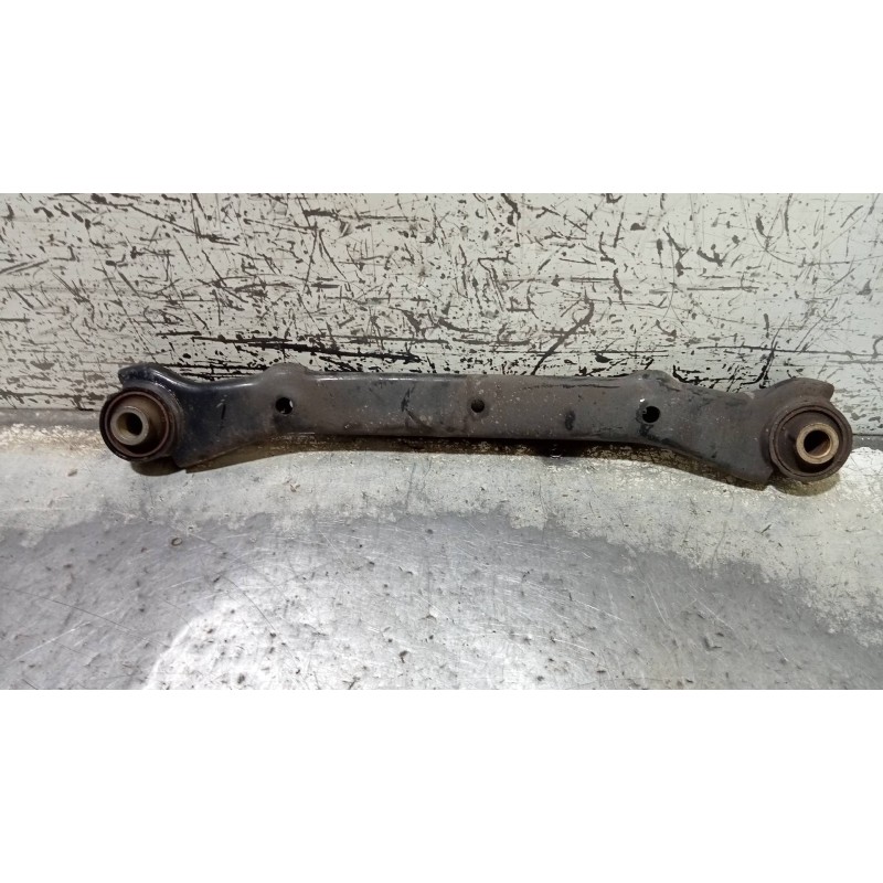Recambio de brazo suspension superior trasero derecho para kia sportage drive 4x2 referencia OEM IAM   
