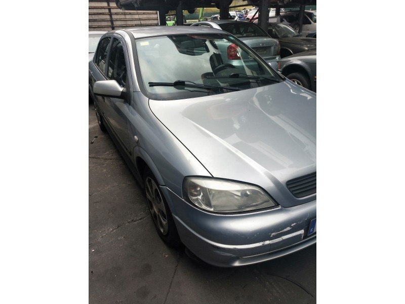 opel astra g berlina del año 2001