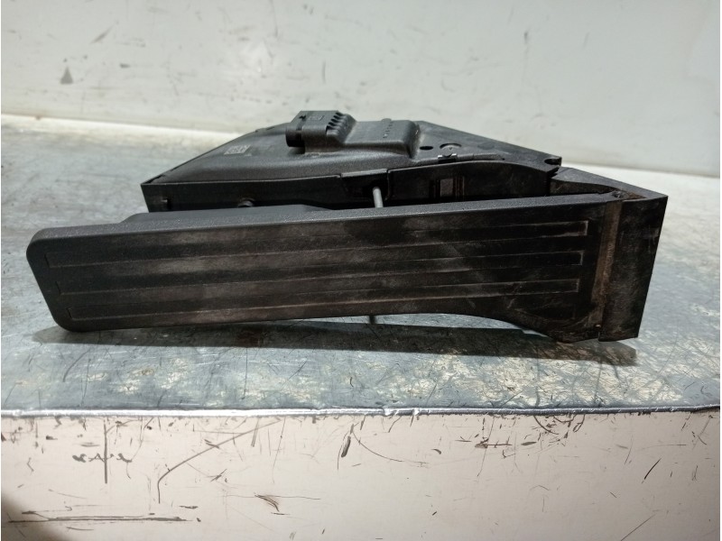 Recambio de potenciometro pedal para mercedes clase glc (w253) glc 220 d 4matic referencia OEM IAM A2533000004  