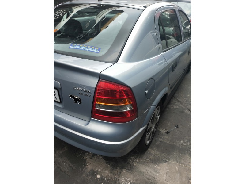 opel astra g berlina del año 2001