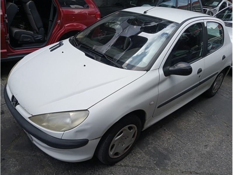 peugeot 206 berlina del año 2001