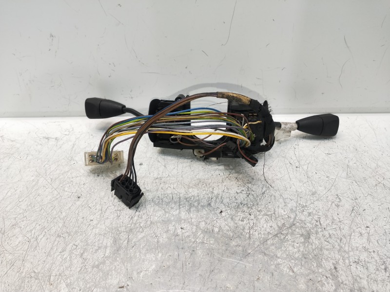 Recambio de mando luces para bmw serie 3 berlina (e36) 1.8 cat (m43) referencia OEM IAM 32311159147  
