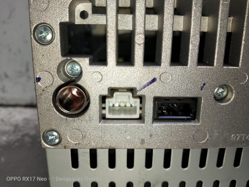 Recambio de sistema audio / radio cd para ssangyong rexton w limited 4wd referencia OEM IAM 8911008C10 10R036734 