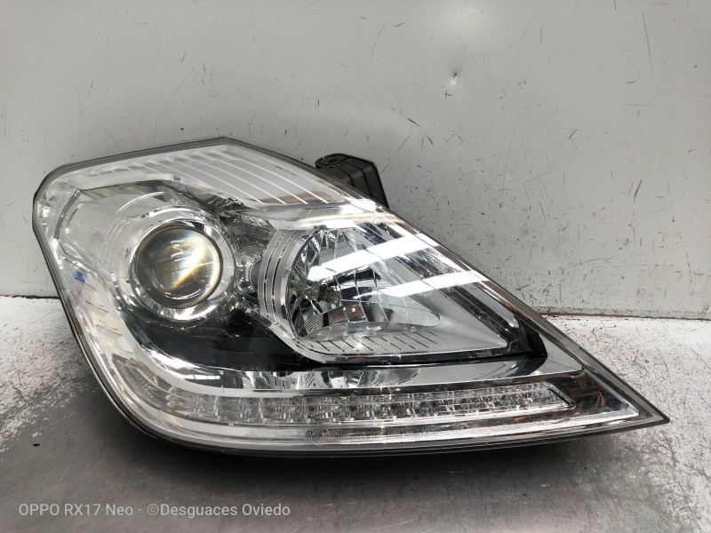 Recambio de faro derecho para ssangyong rexton w limited 4wd referencia OEM IAM IF30012261  