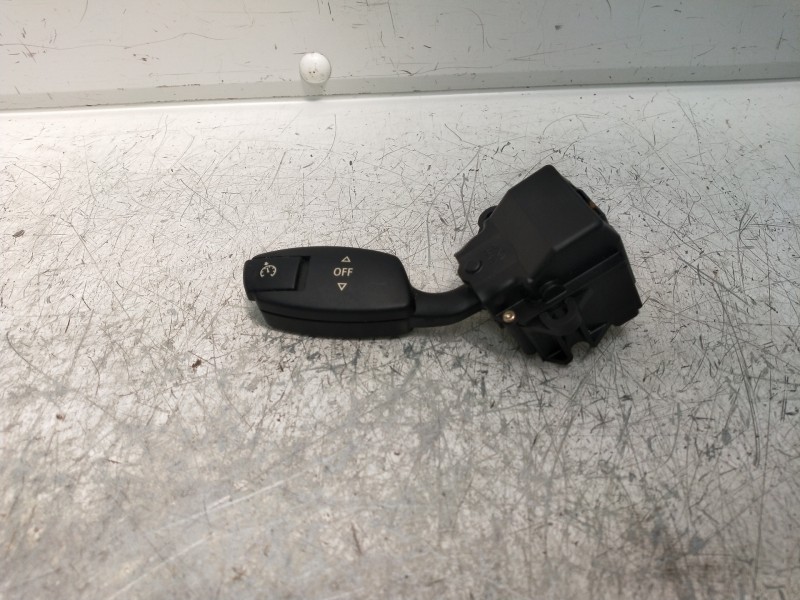 Recambio de mando multifuncion para bmw serie 5 touring (e61) 525d referencia OEM IAM 6924104D  