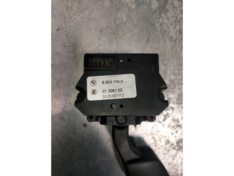 Recambio de mando multifuncion para bmw serie 5 touring (e61) 525d referencia OEM IAM 6924104D  