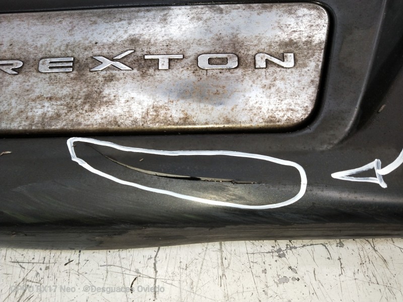 Recambio de faldon lateral para ssangyong rexton w limited 4wd referencia OEM IAM VERFOTOS  DERECHO