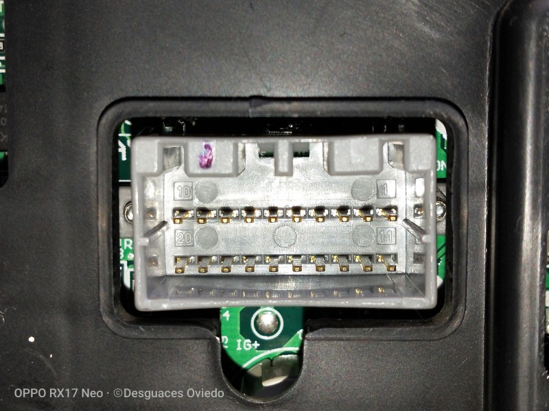 Recambio de cuadro instrumentos para ssangyong rexton w limited 4wd referencia OEM IAM 8024008350 11003338300SNC24 