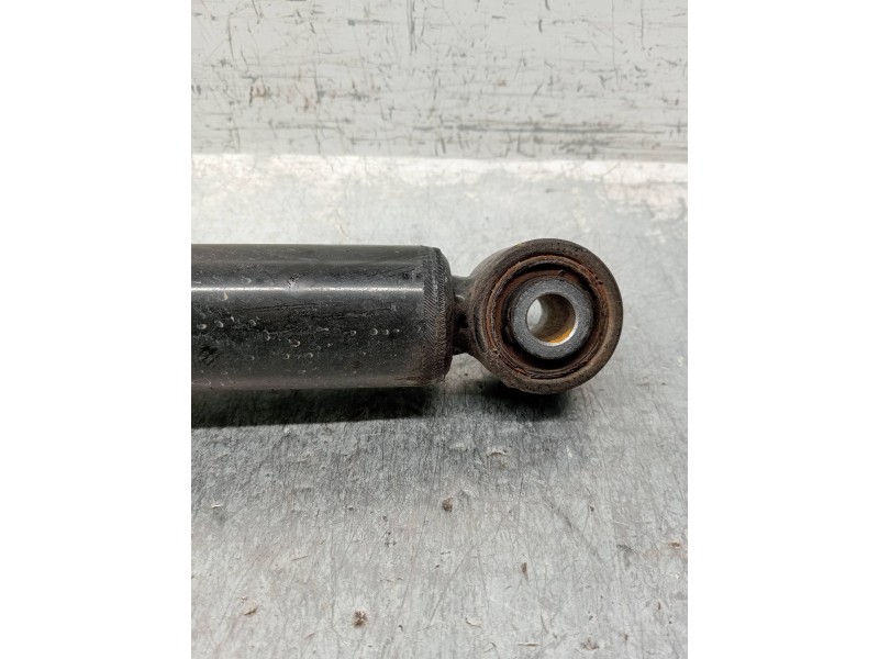Recambio de amortiguador trasero derecho para mg rover mg zs 1.5 vti referencia OEM IAM 10825265  