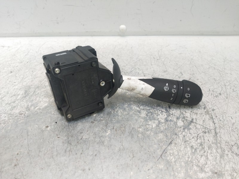 Recambio de mando limpia para dacia sandero básico referencia OEM IAM 681727472R  