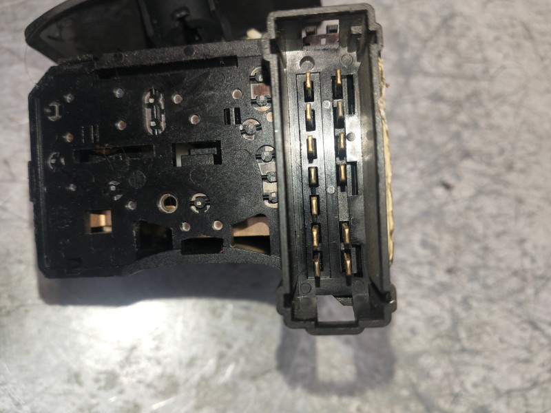 Recambio de mando limpia para dacia logan 1.6 cat referencia OEM IAM 8200213173  
