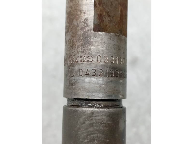 Recambio de inyector para audi a3 (8l) 1.9 tdi referencia OEM IAM 0432193595 038130202A BOSCH