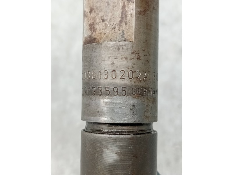 Recambio de inyector para audi a3 (8l) 1.9 tdi referencia OEM IAM 0432193595 038130202A BOSCH
