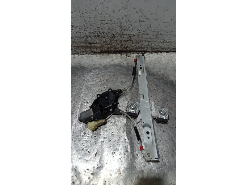 Recambio de elevalunas delantero izquierdo para ford fiesta (ccn) 1.25 16v cat referencia OEM IAM 8A6114A389B  5P