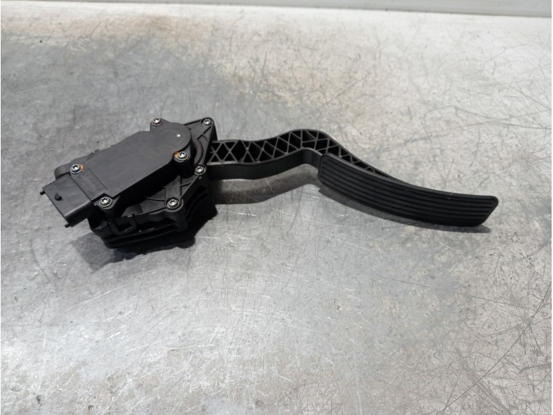 Recambio de potenciometro pedal para ssangyong rexton w limited 4wd referencia OEM IAM K2055008D20  