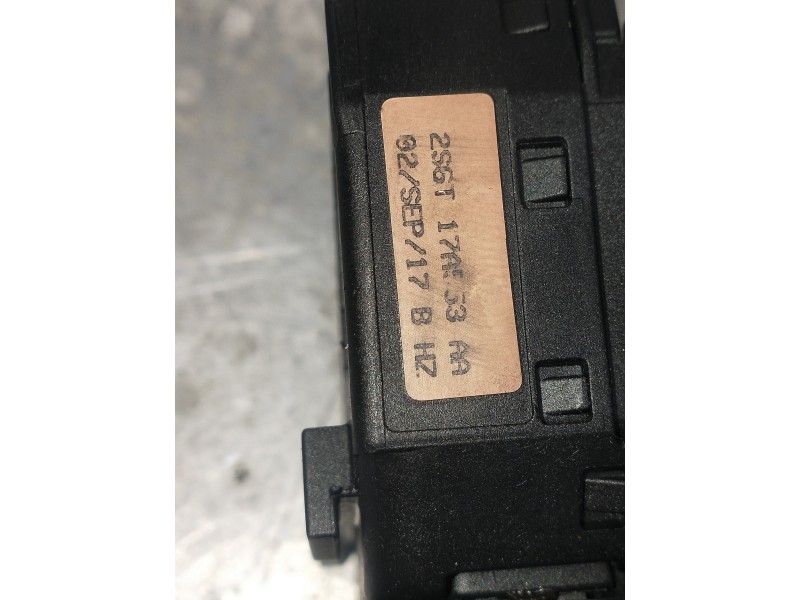 Recambio de mando limpia para ford fiesta (cbk) ambiente referencia OEM IAM 2S6T17553AA  