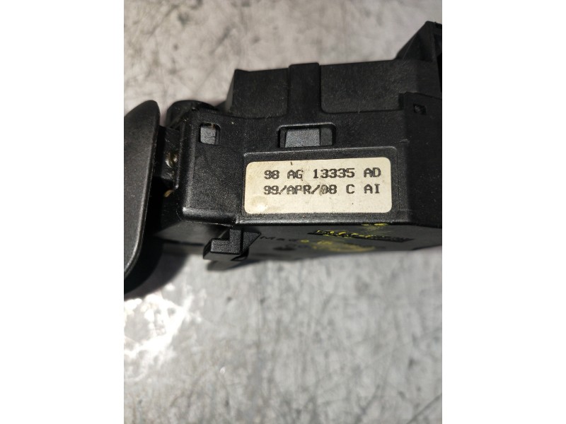 Recambio de mando luces para ford focus berlina (cak) 1.6 16v cat referencia OEM IAM 98AG13335AD  