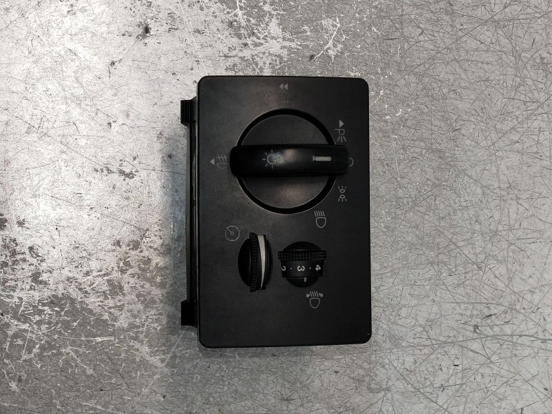 Recambio de mando luces para ford focus berlina (cap) 2.0 tdci cat referencia OEM IAM 4M5T13A024AA  INTERRUPTOR