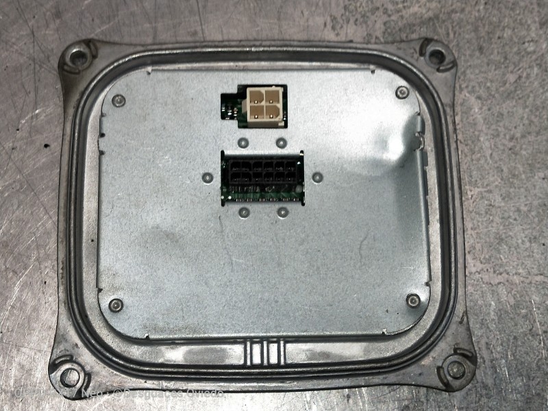 Recambio de centralita faros xenon para maserati ghibli diesel referencia OEM IAM 130732947400 10EEG130359 