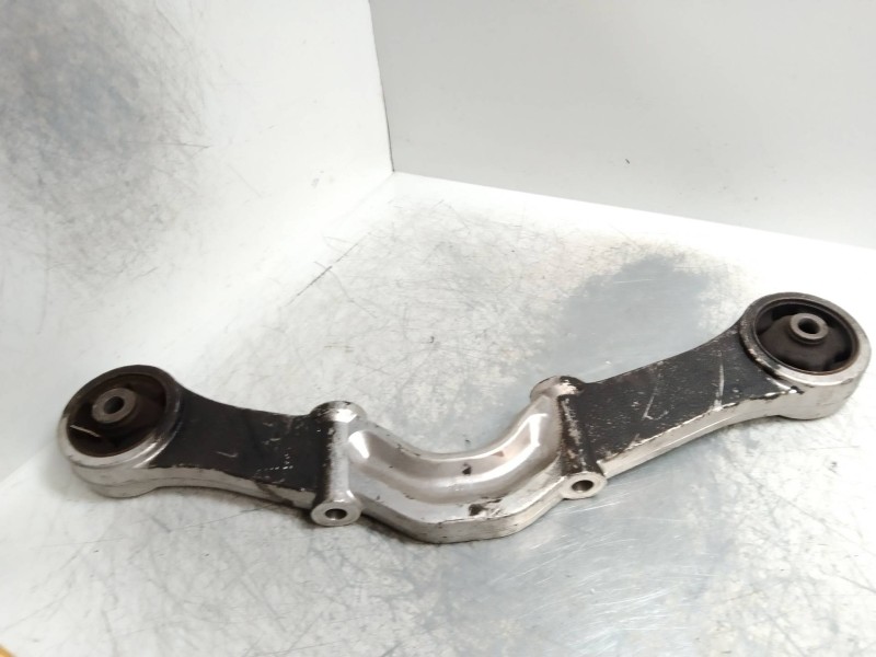 Recambio de soporte brazo suspension trasero derecho para mitsubishi montero (v60/v70) 2.5 tdi sahel (3-ptas.) referencia OEM IA