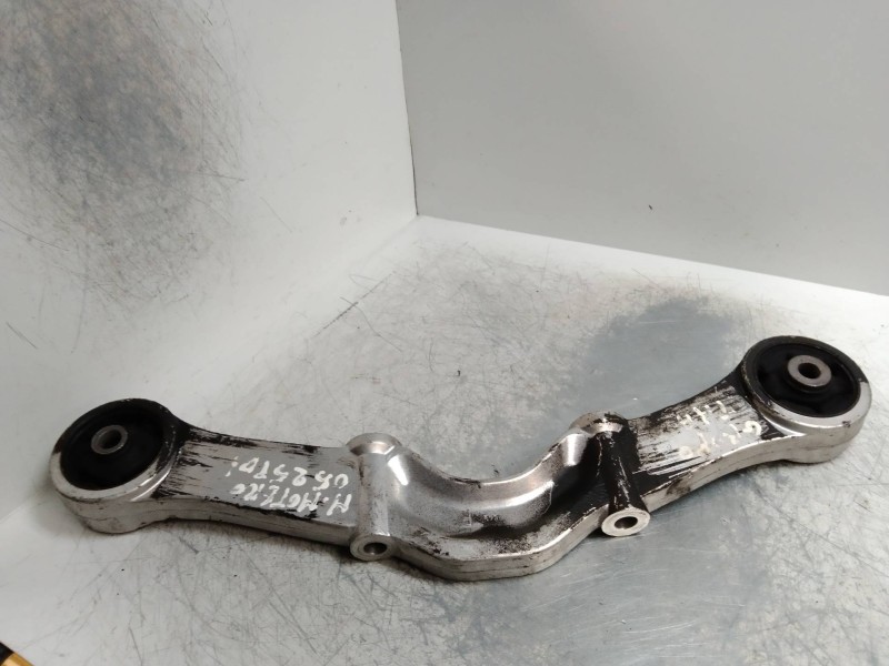 Recambio de soporte brazo suspension trasero derecho para mitsubishi montero (v60/v70) 2.5 tdi sahel (3-ptas.) referencia OEM IA
