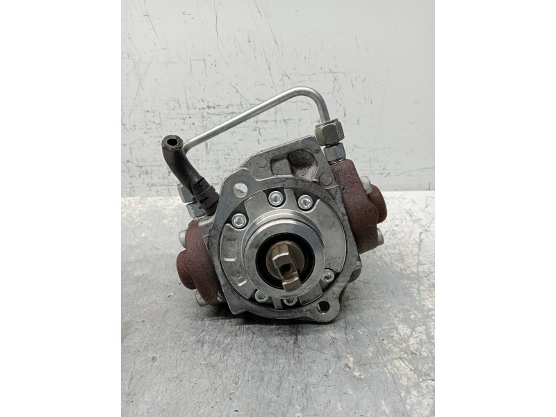 Recambio de bomba inyeccion para toyota avensis wagon (t25) 2.0 turbodiesel cat referencia OEM IAM 221000R011 2940000870 DENSO