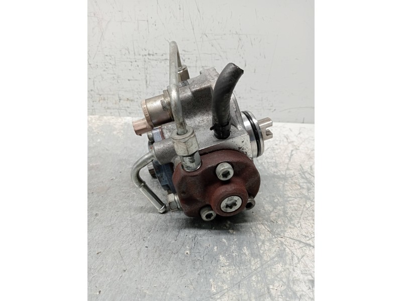 Recambio de bomba inyeccion para toyota avensis wagon (t25) 2.0 turbodiesel cat referencia OEM IAM 221000R011 2940000870 DENSO