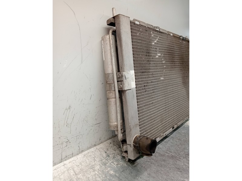 Recambio de radiador agua para renault clio iii 1.2 16v referencia OEM IAM 8200688382  