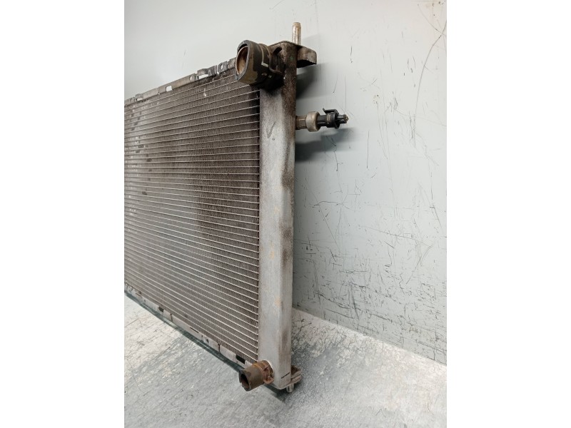 Recambio de radiador agua para renault clio iii 1.2 16v referencia OEM IAM 8200688382  