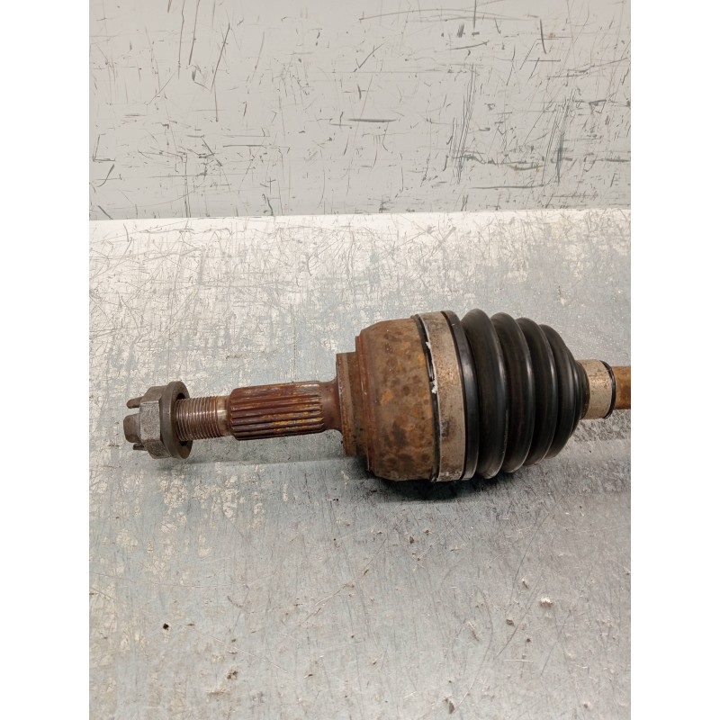 Recambio de transmision delantera derecha para renault clio iii 1.2 16v referencia OEM IAM 8200378880  