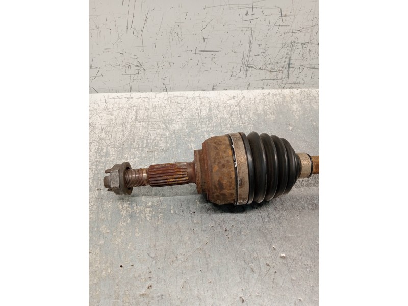 Recambio de transmision delantera derecha para renault clio iii 1.2 16v referencia OEM IAM 8200378880  