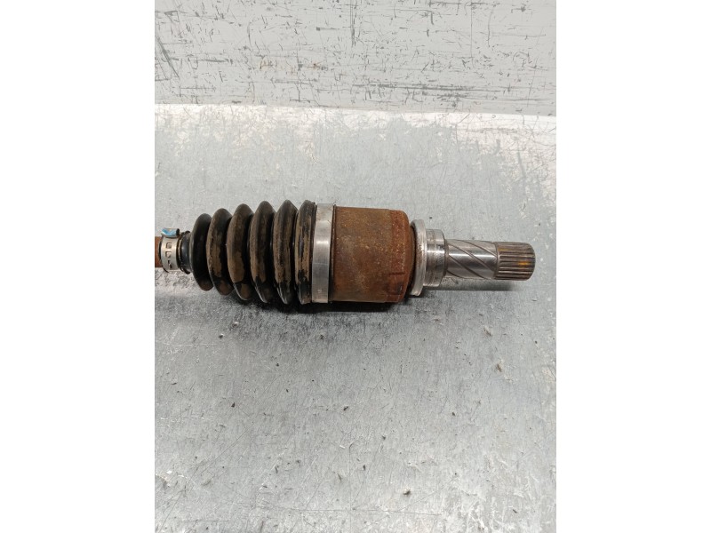 Recambio de transmision delantera izquierda para renault clio iii 1.2 16v referencia OEM IAM 8200341698  