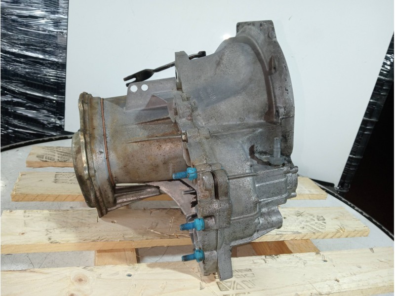 Recambio de caja cambios para ford fiesta berl./express básico referencia OEM IAM 87WTEAFOF7M04  