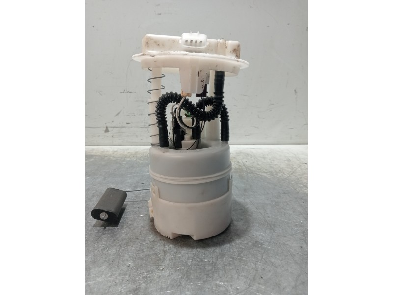 Recambio de bomba combustible para renault clio iii 1.2 16v referencia OEM IAM 8200727740 0974685990201 