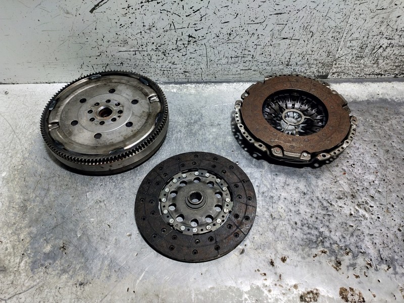 Recambio de kit embrague para mazda 6 kombi ()(.2012) center-line referencia OEM IAM   