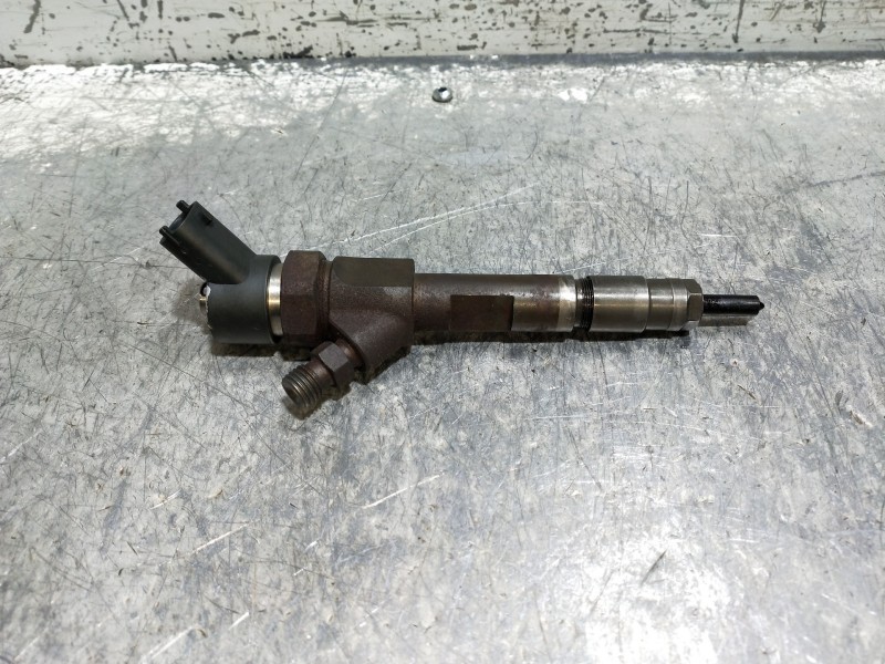 Recambio de inyector para renault megane ii berlina 5p confort authentique referencia OEM IAM 0445110110A 8200100272 