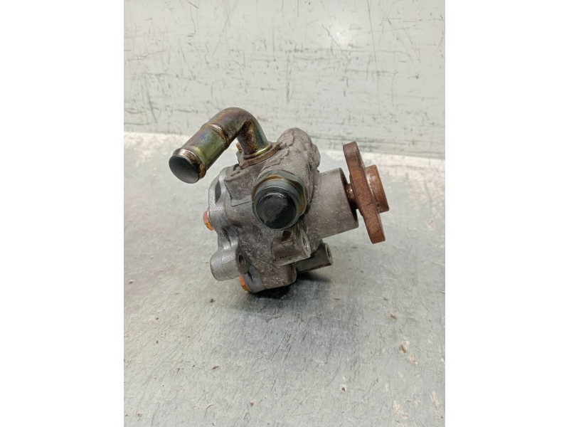 Recambio de bomba direccion para volkswagen passat berlina (3b2) básico referencia OEM IAM 8D0145156L  