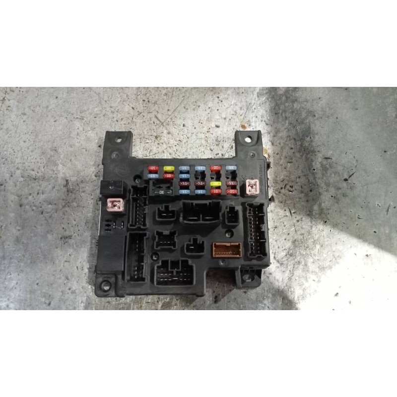 Recambio de caja reles / fusibles para citroen c-crosser 2.2 hdi fap cat referencia OEM IAM 8637A320 519344113 