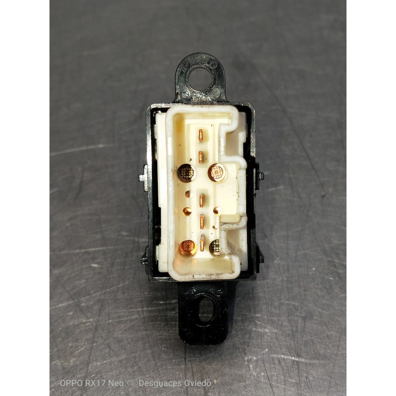 Recambio de mando elevalunas delantero derecho para mazda 626 berlina (gf) 2.0 ditd ac referencia OEM IAM 3581Z8N  4P