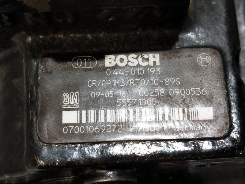 Recambio de bomba inyeccion para opel insignia sports tourer excellence referencia OEM IAM 0445010193 55571005 BOSCH