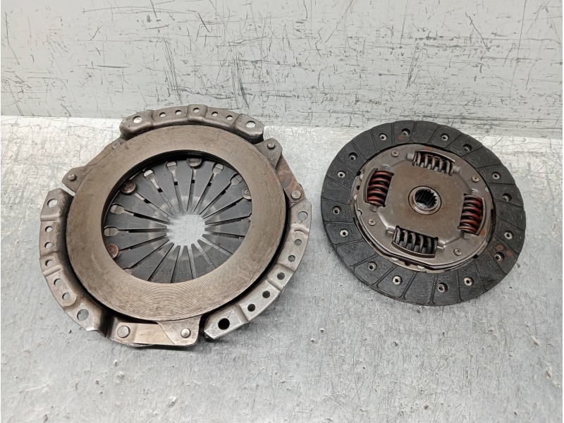 Recambio de kit embrague para ford fiesta berl./express básico referencia OEM IAM 3082085034 1862301031 