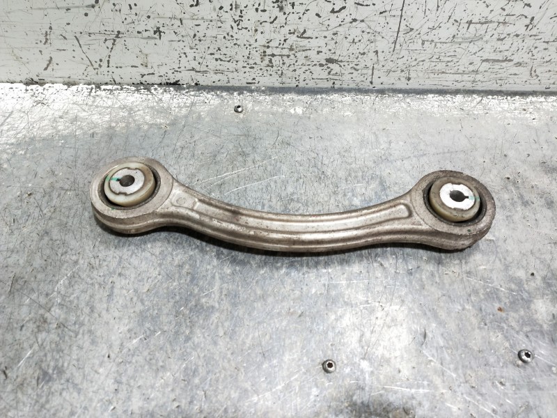 Recambio de brazo suspension superior trasero derecho para maserati ghibli diesel referencia OEM IAM 0670007251  
