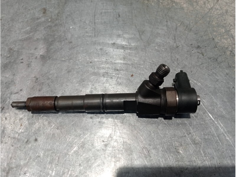 Recambio de inyector para opel insignia sports tourer excellence referencia OEM IAM 0445110327 BOSCH 