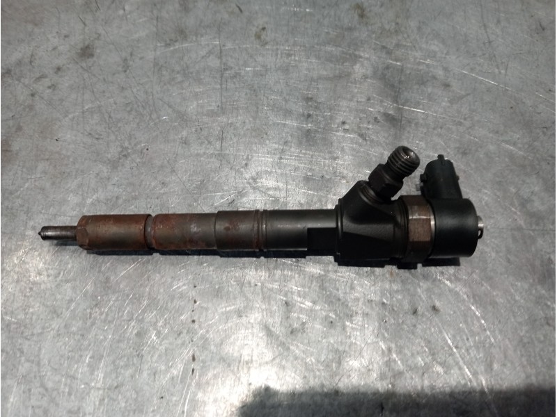 Recambio de inyector para opel insignia sports tourer excellence referencia OEM IAM 0445110327 BOSCH 