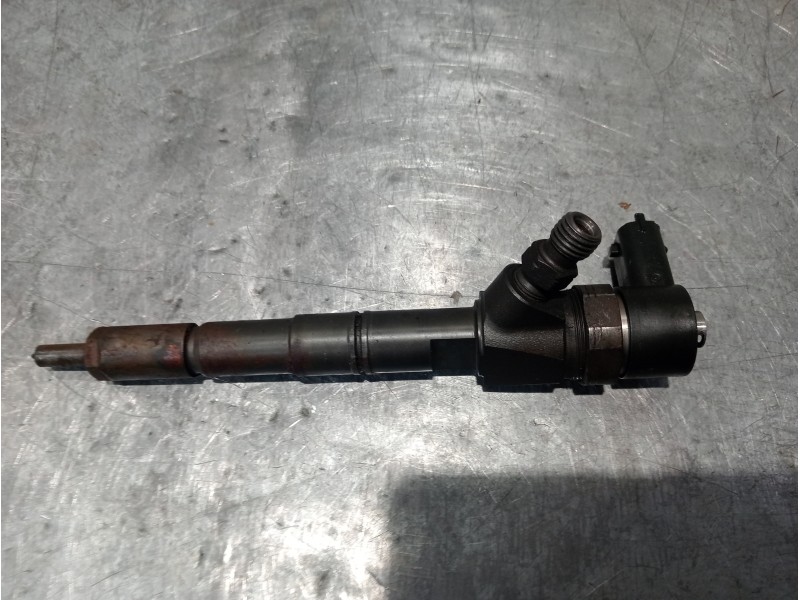 Recambio de inyector para opel insignia sports tourer excellence referencia OEM IAM 0445110327 BOSCH 