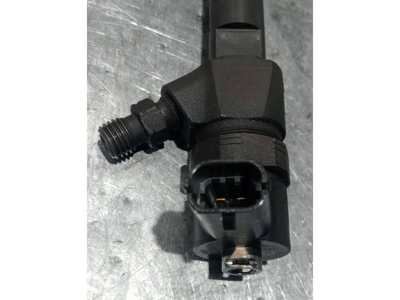 Recambio de inyector para opel insignia sports tourer excellence referencia OEM IAM 0445110327 BOSCH 
