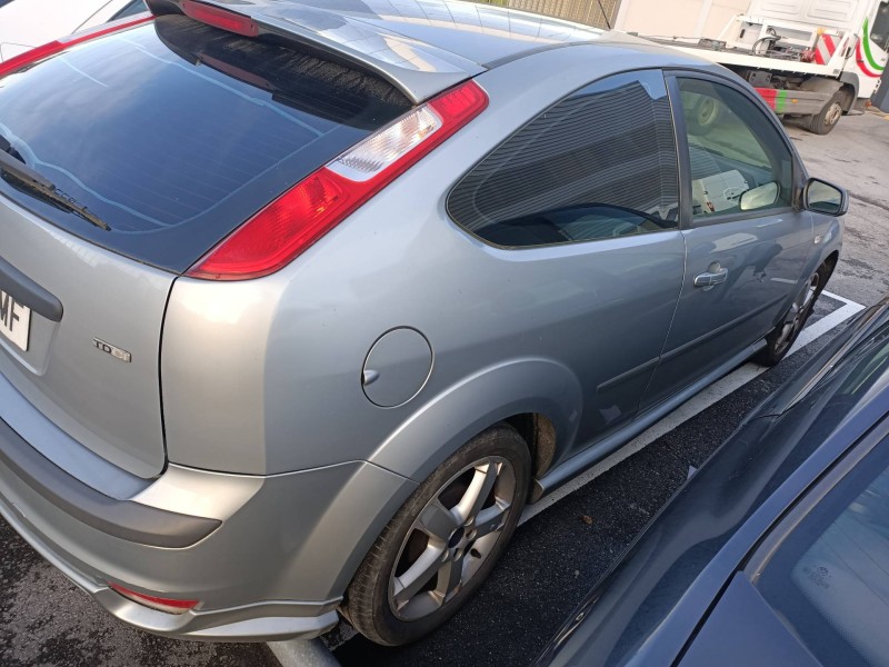 ford focus berlina (cap) del año 2005