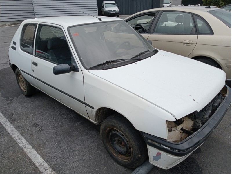 peugeot 205 berlina del año 1995