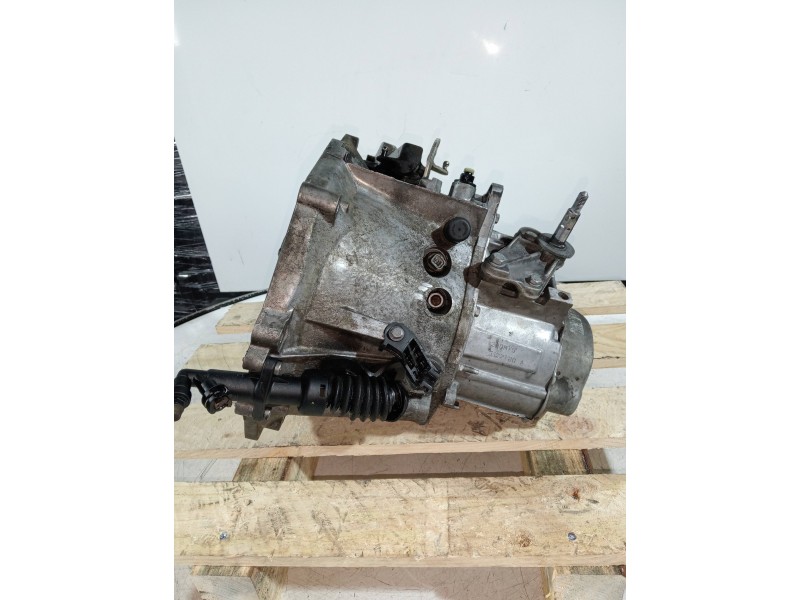 Recambio de caja cambios para peugeot 308 confort referencia OEM IAM 20QM75 5122780A 5V