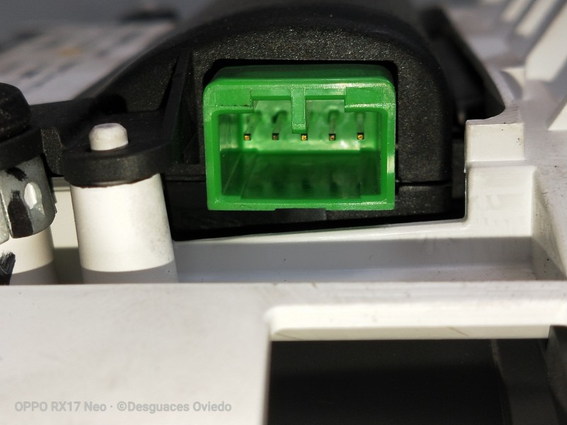 Recambio de cuadro instrumentos para volvo s40 berlina 1.8 kinetic referencia OEM IAM 30710071 0889 100391